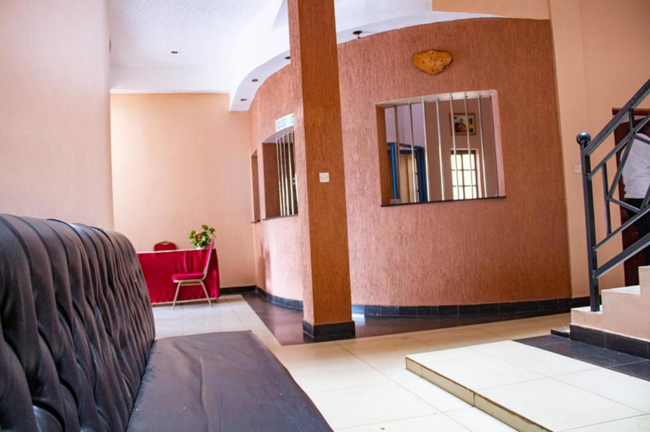 Deka B&B ไนโรบี ภายนอก รูปภาพ